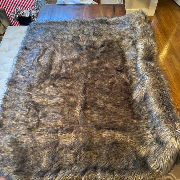 Faux Bear Skin Throw Blanket - 50” x 60” Polyester- Horimote Home - Picture 5 of 6